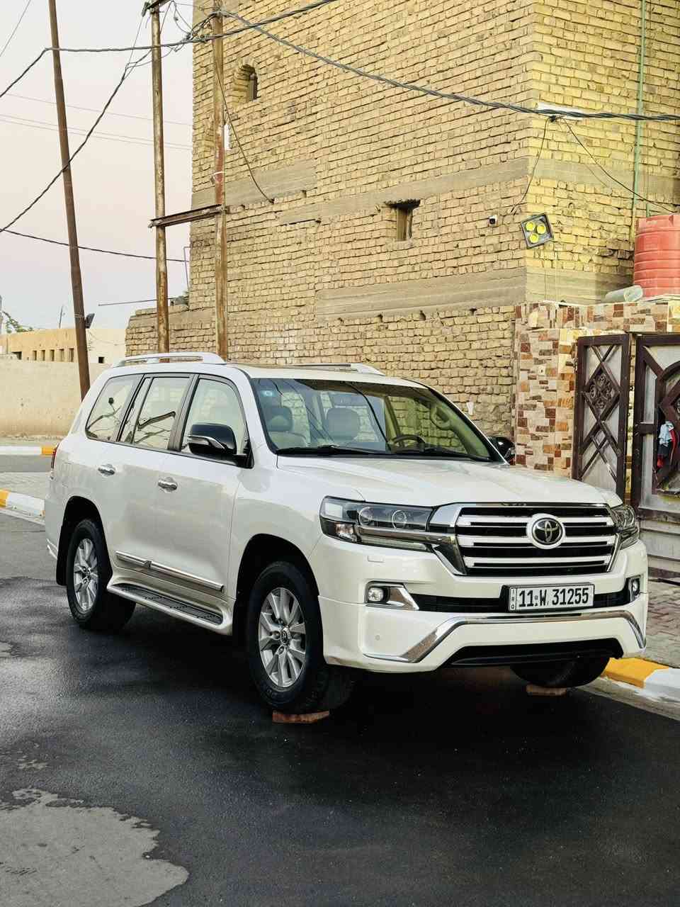 سلام عليكم لاندكروزر 2017 ويد دتيشن ماشيه 148مكفوله من كلشي رايده ب510$ وبيه مجال بسيط ‭0774 247 9450‬
