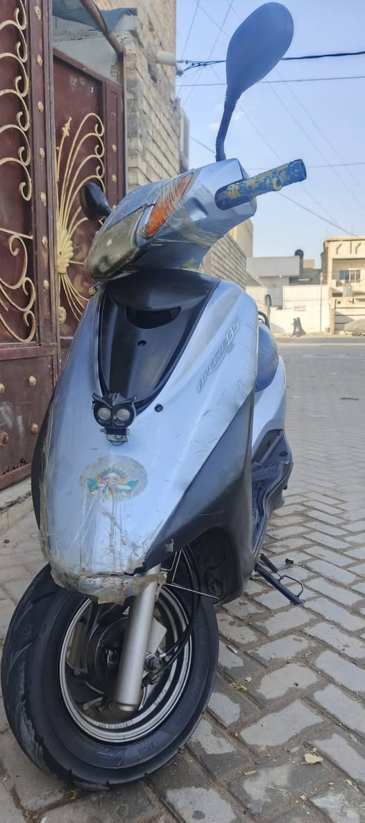 بريز للبيع  ( الشبح ☠️ ) 
نكرة سلف كلشي شغال 
بس إذا اتشغل الگلوب ( البومة ) تشتغل بس هندر 
الكفرات شوي تعبانه مثل ما موضح بالصور 
السعر ٨٠٠ وبيها مجال بسيط 
الشراي يتصل أو واتساب ***********
العنوان مدينة الصدر

