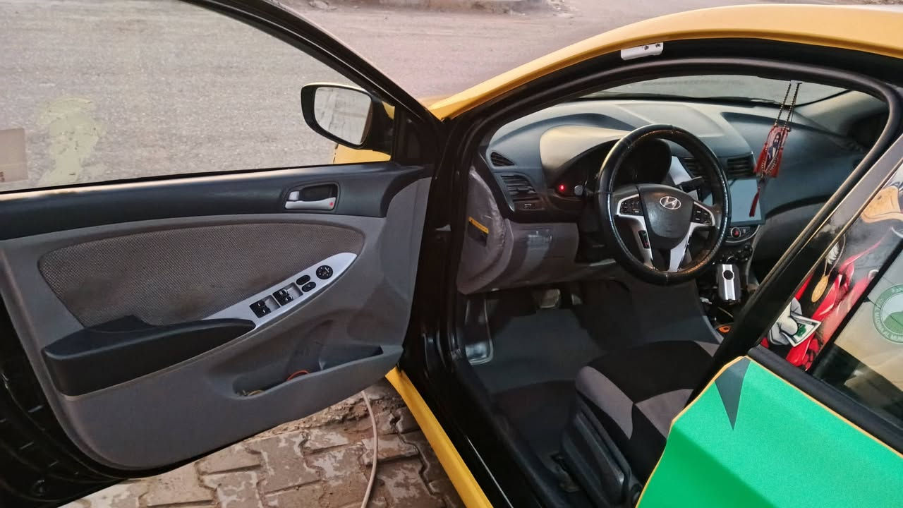 اكسنت أمريكي جيدي اي موديل 14
بيه ضربه يم قبق البانزين 
وبيه طخات بصيطه
بسمي 
غرمات ماعليه 
مكينه كير خير من الله 
مكينه 1600
تبريد خير من الله 
السعر 85 وبيه مجال 
رقم بغداد
***********
