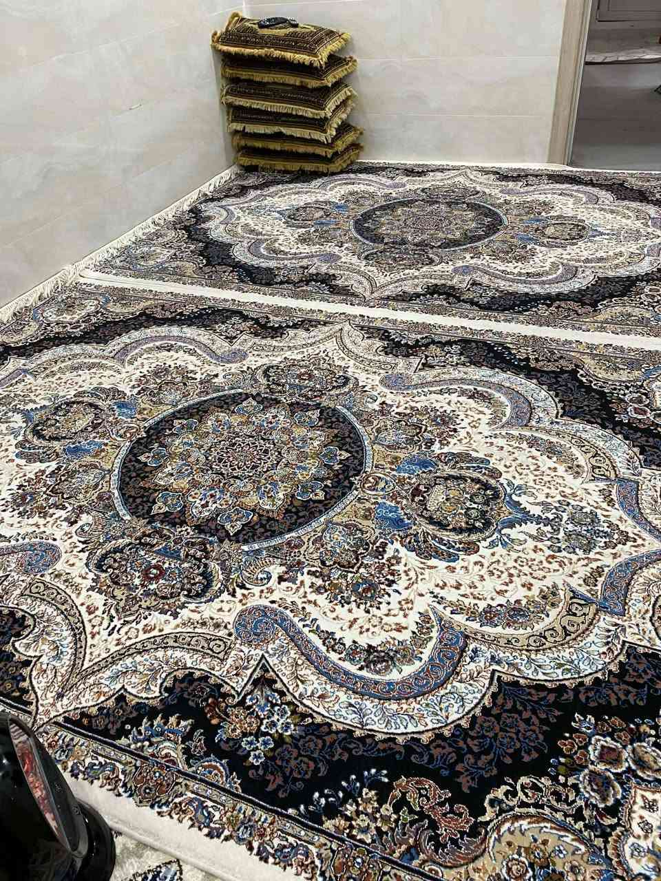 ئەم دوو فەرشە بۆ فرۆشتن هەر دانەیەکی قیاسی ٢ بە ٣ یە ٥٠٠ شانەیە
نرخی هەردووکی ١٢٠ هەزار


**إذا كنت صاحب هذا الإعلان وتريد حذفه لأي سبب، رجاءا أرسل رسالة إلى الدعم الفني**