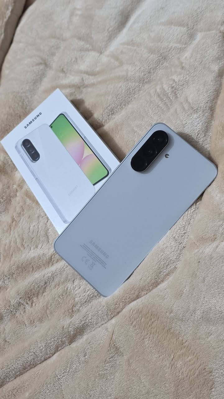 السلام عليكم
A56 غني عن التعريف ذاكرة 256 عشوائية 12 انتبه عشوائية 12 مو 8 استخدام فقط 5 ايام بعدة بلكارتونة ب 425 يشهد الله زلغ مابي وضامة ***********
