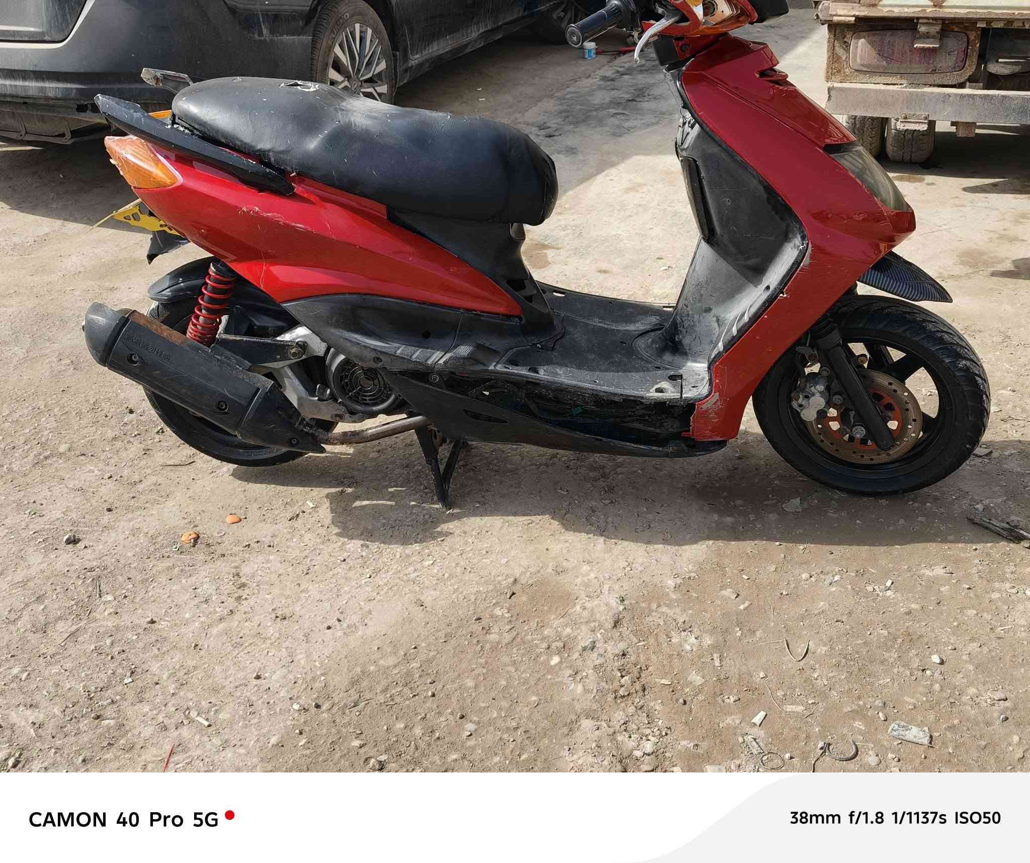 السلام عليكم للبيع
سكنس نثيه بوشه 58اونص
الدراجه جاهزه شلعه او معدل بيها جاملغ كاربون صالنصه مال جبلي رياضي سلف رياضي نقصها فقط باتري او ترتيبات من الخارج مكاني بغداد جسر ديالى الاستفسار ***********
السعر 500او بيها مجال
