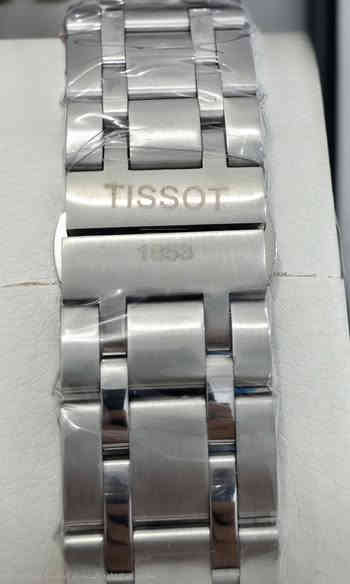 يا الله 
البراند #السويسري العريق
#تيسوت
#مستعمل
مع العلبة الأصلية للساعة 
#شمسي_قمري
استعمال قليل جداً بعدها بحالة المصنع 
#اوتوماتيك تعمل على النبض + على التكويك 
تفاصيل أكثر على الخاص او واتساب ***********
