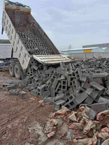 يوجد بلوك (قلاب)درجة اولى طريق الباوية سعر(1000) بلوكة  ب450 الف مطروح بالمعمل توصيل كافة مناطق  ديالى  وبأسعار مناسبة  للتواصل عل الرقم أو الوتساب ***********
