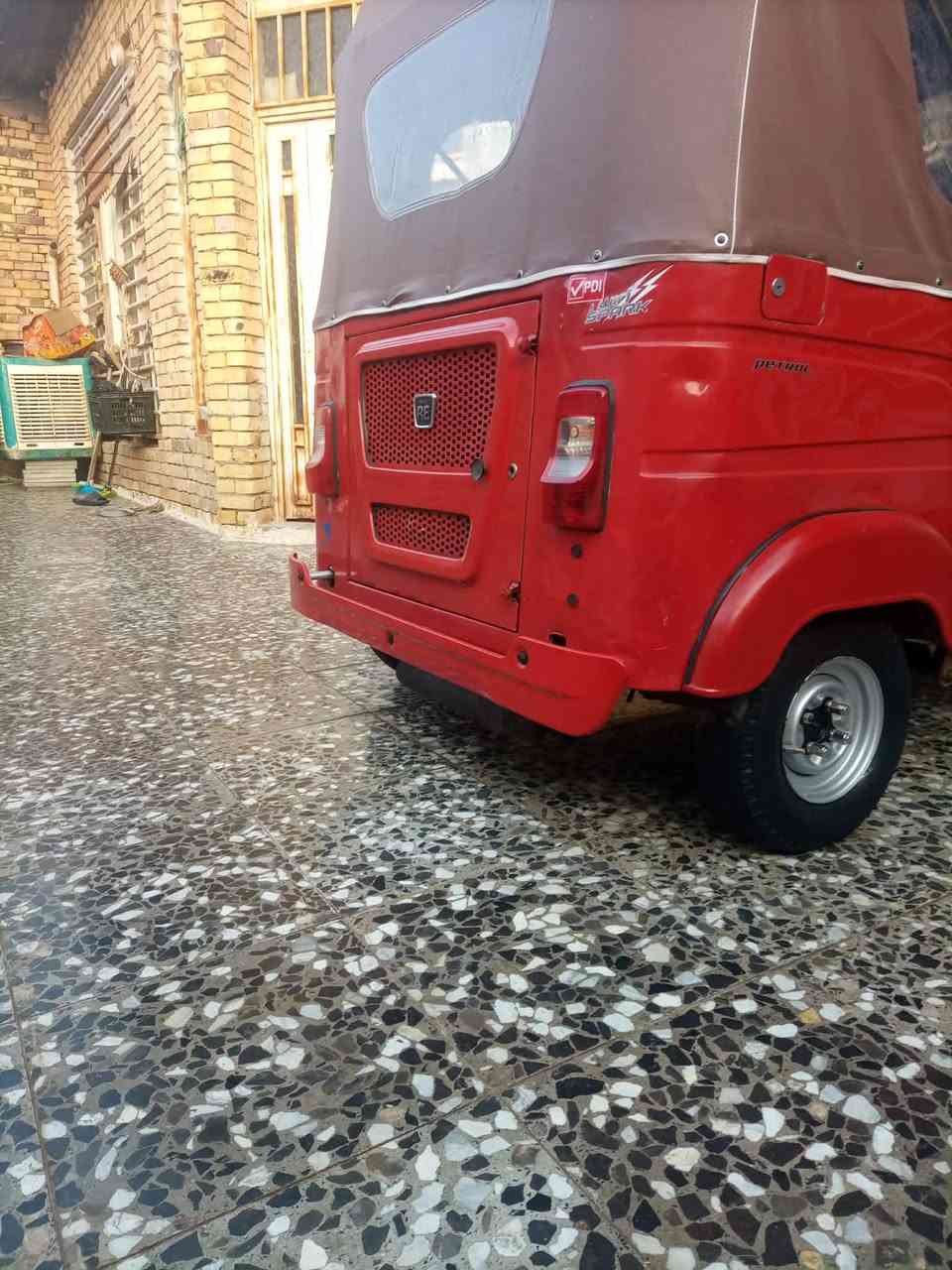 السلام عليكم تكتك للبيع موديل 21 تكتك حلوه نضيفه السعر 6700 بيه جال ***********
