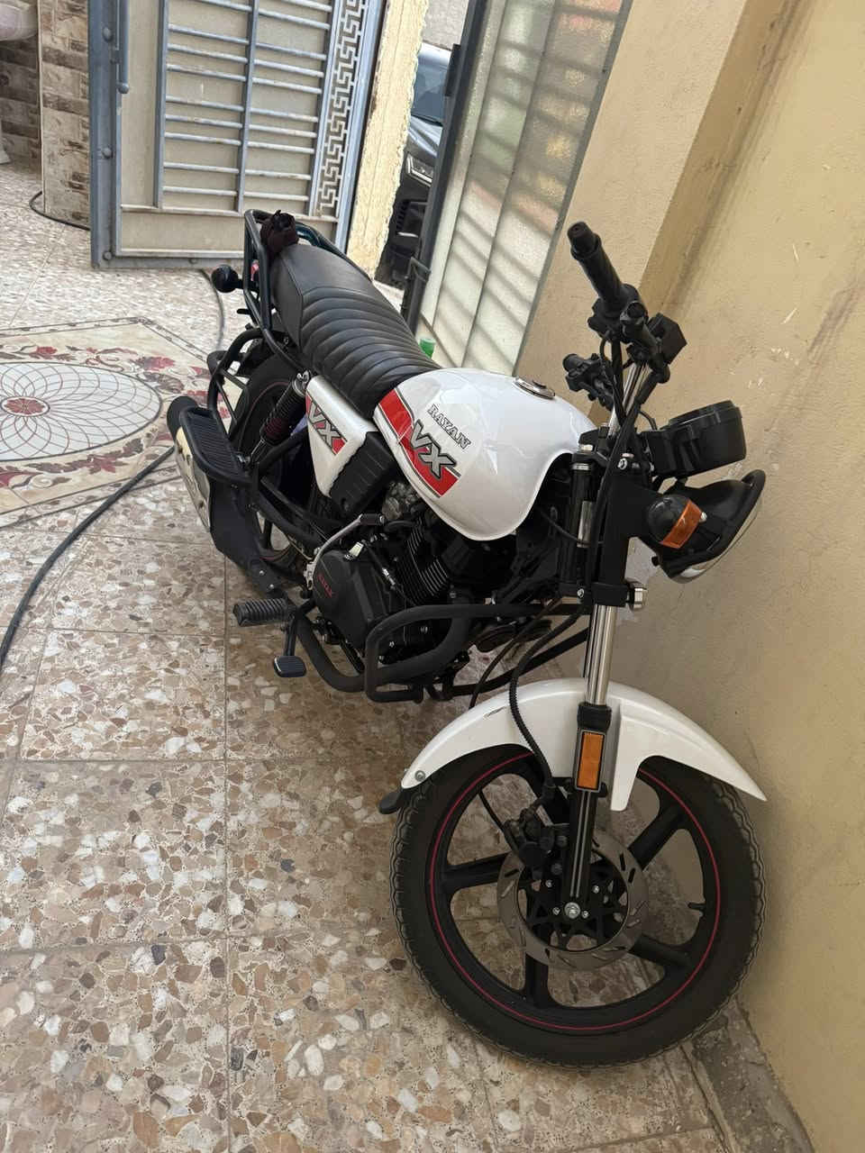 للبيع   موديل 23 اوراق كامله اصلي  السعر 1750 للاستفسار ***********
