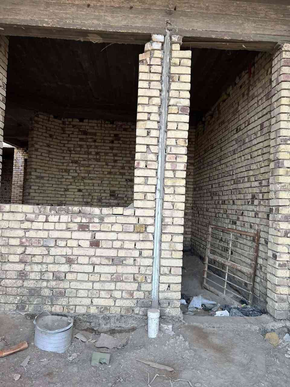 دار هيكل البيع  /🚩 

دار هيكل البيع طابو صرف المساحة 200 متر /

كونكريت مسلح بناء حديث / 🏗️

طابق واحد /✨ 

العنوان حي العسكري الأول /
 مقابيل حي الحضارة /

واجهه البيت على ساحه / 🏞️ 

علمن الهيكل مسقف بس تشطيب /🧱 

الواجهة 10 النزال 20 /

كراج سياره كبير /
استقبال كبيره /
صاله مطبخ حار بارد /
غرفه نوم عدد 2 /
صحيات داخليه وخارجيه /
 
تسيس مجاري ماء  /💦 

مراجعة مكتب قصر الباشا للعقار /🚩 

العنوان المكتب شارع أسواق طيبه /🚩 
مجاور أسواق دجله /

مكتب احمد الشمري للأستثمار وتطوير/🏗️ 
العقاري /🛂 

⏰ الاشتراك متابعه 🚩 الصفحه /👉

🛑 تجدون أكثر العروض /👌

الاتصال على الرقام التاليه /☎️

( *********** ) 👉

( *********** ) 👉

-----------------------------------------------------------
