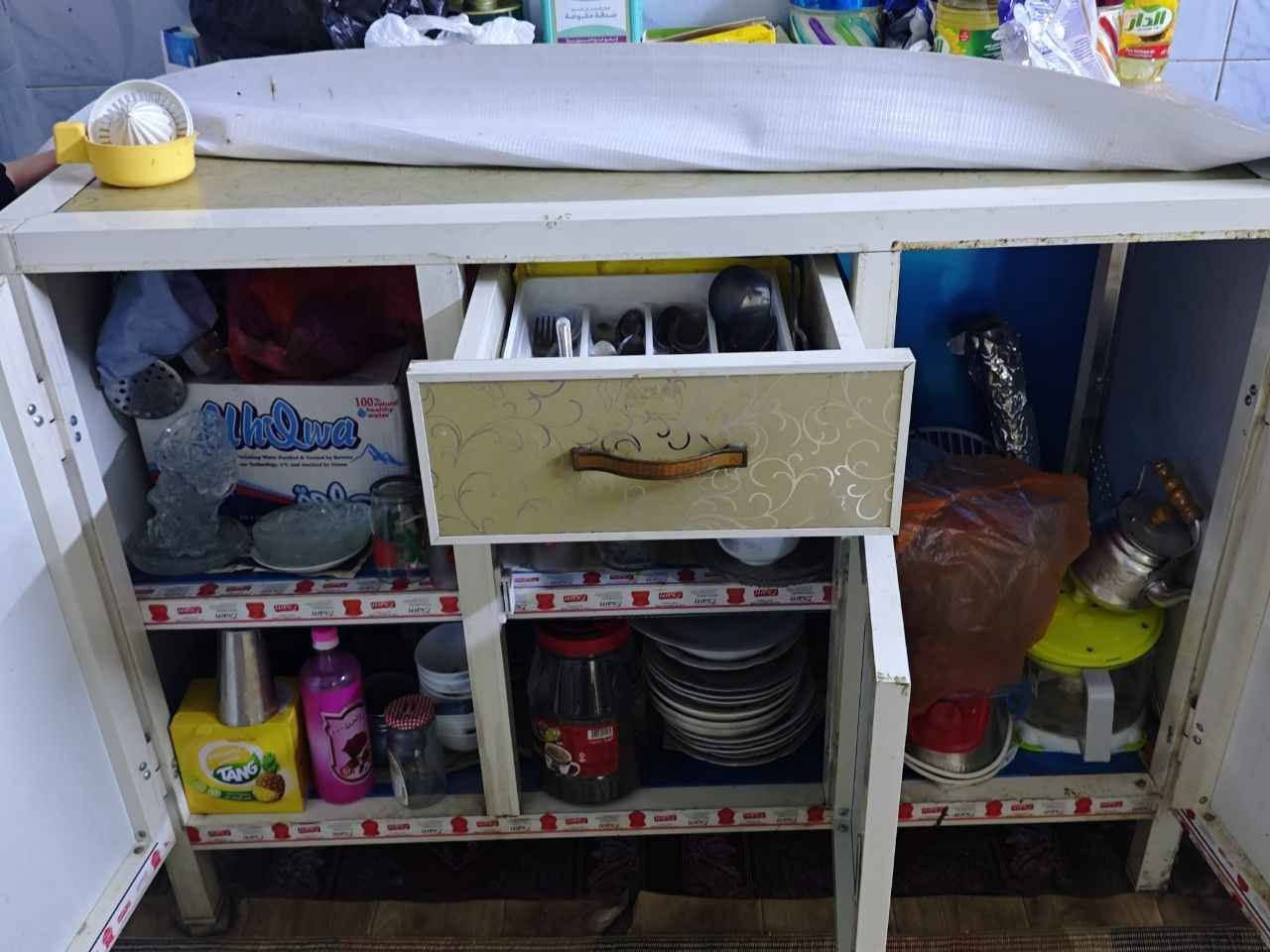 كاونتر السنك متر وربع والقطعه الثانيه هم متر وربع الداخل نظيف كولشي مبين بالتصوير بغداد, العراق


**إذا كنت صاحب هذا الإعلان وتريد حذفه لأي سبب، رجاءا أرسل رسالة إلى الدعم الفني**