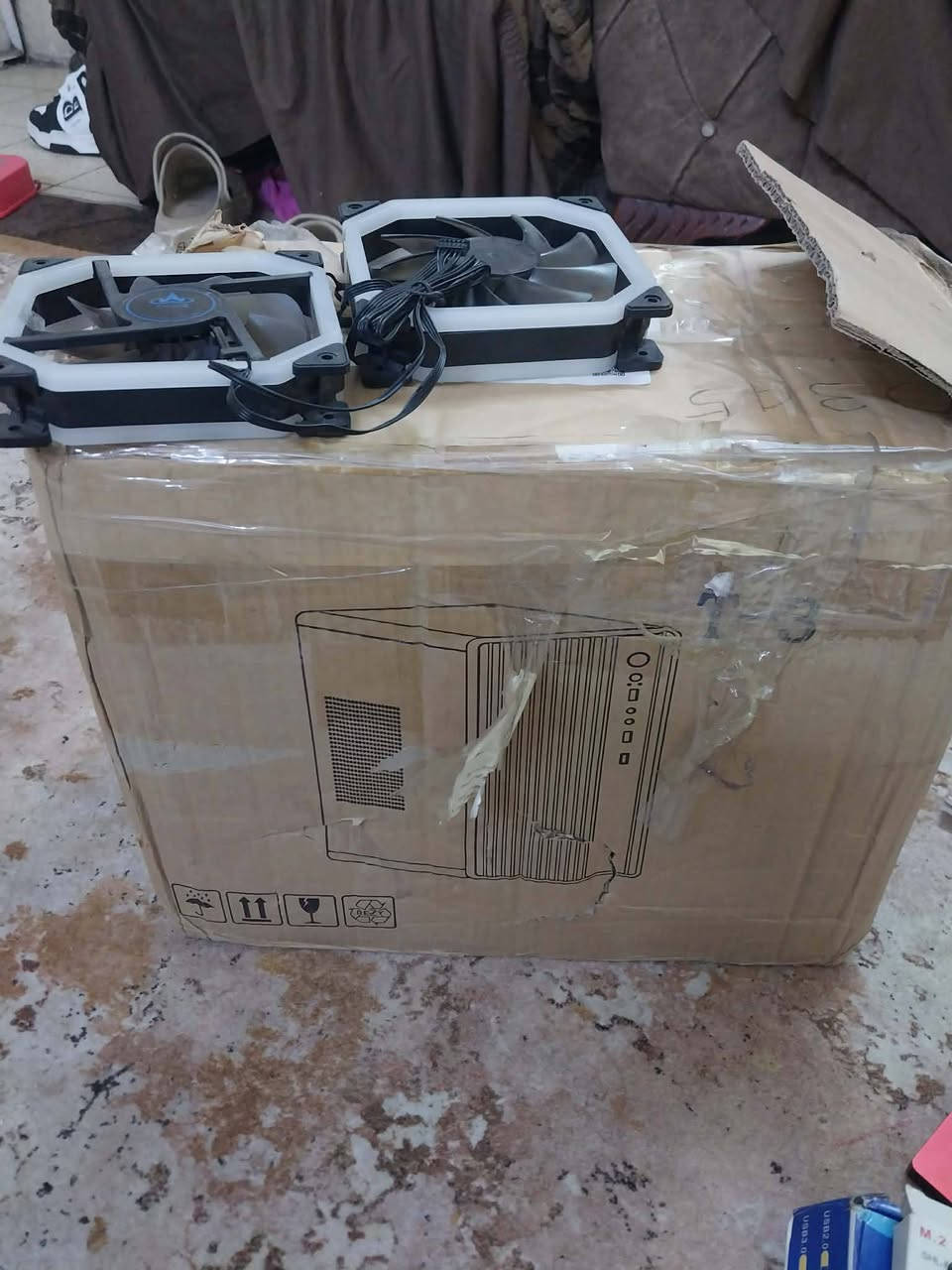 السلام عليكم شلعه للبيع تتكون من 
صندوق كمبيوتر ميني بيسي جديد بالكارتون كامل
مراوح كمبيوتر عدد 2 اضاءه ار جي بي
كيبورد وماوس وايفاي وبلوتوث هاتف وكمبيوتر 
داتا شو (تعرض صوره بيضاء)
جهاز ضغط دم فحم
درون كامله مع حقيبه وكارتون تحتاج فقط تعديل للريش تطير اعوج (بطاريات عدد 2)
راك وهارد wd blue ١٦٠
هارد خارجي 8 تيرا  شغال وكامل
بوكس كامل لزكات هاتف ايفون شاشه ولزكات حمايه للكامرا مجموعه كامله مع القوالب
كامرا اطفال مع الشاشه والمحوله (نقل صوت وصوره ومايك وتحسس حركه اطفال ومميزات اخرى (بطاريه ليثيوم) )


**إذا كنت صاحب هذا الإعلان وتريد حذفه لأي سبب، رجاءا أرسل رسالة إلى الدعم الفني**