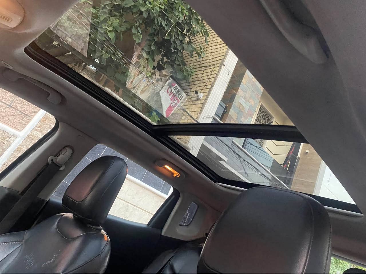 ارخص جيب كومباس
السلام عليكم 
جيب كومباس ٢٠١٨ فول مواصفات
بصمة ابواب وتشغيل
تشغيل عن بعد
بانوراما 
تدفئة كشنات وستيرن
فور ويل 
شاشة وكامرة وكار بلي
حادث بنيد وطال الايرباك
بيهة قطع صبغ اثر جراد ابيعلك حزام حتة مااتعبك 
صور امريكا ماعندي والله 
مكان السيارة حي الاعلام يم شركة الببسي
السعر المطلوب ١٠٣ وبيهة مجال 
الاتصال ع الرقم *********** حيدر بغداد, العراق
