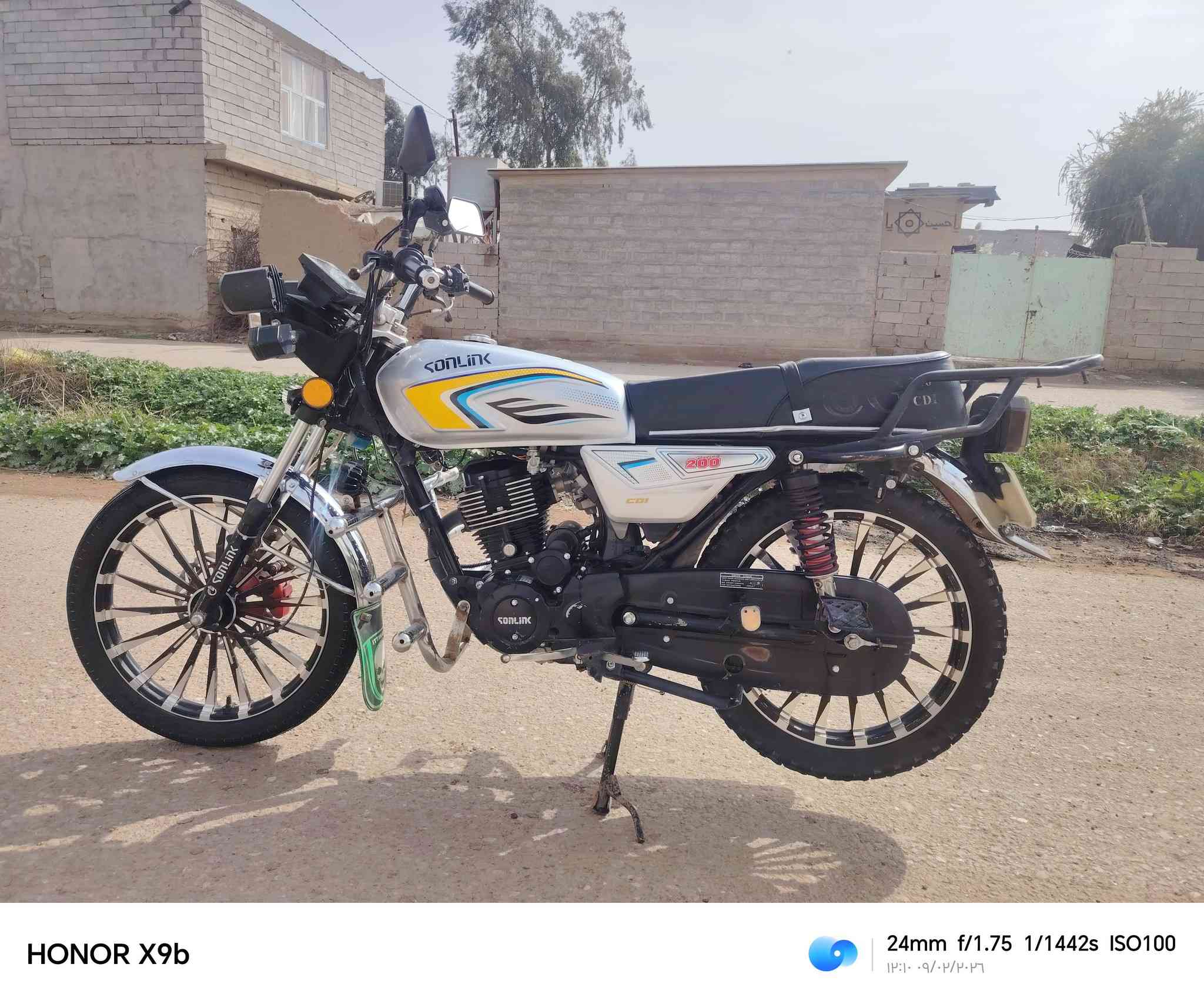 دراجه سيفان للبيع موديل 2025 نقصه اليشاره اليسرا الخلفيه والبقيه كفاله عامه من التاير للتاير مكاني ديالى الخالص سعر خاص او اتصل وتدلل *********** الموشراي لاتتصل ولا تراسل
