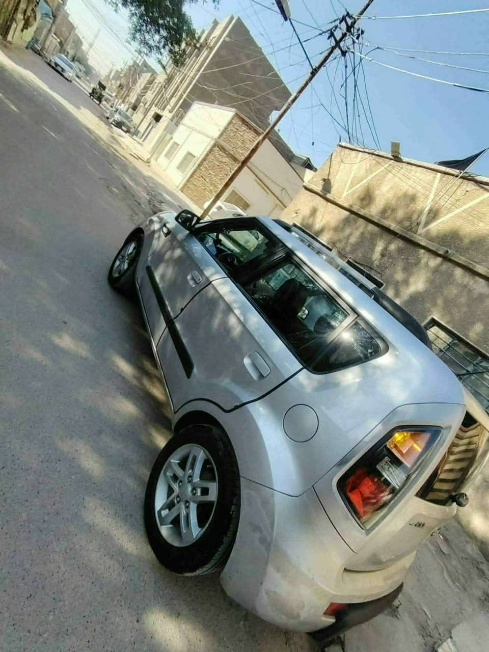 متاح كيا صول ٢٠١٠ وارد خليجي مكفوله من الصبغ وللضربه فقط بيه بارد بالجاملغ الامامي وقبغ جنطه بمقدار شبر وبيه شخوط خفيفه بجهه العبري ومكفوله من كير ومحرك وحداديه وتبريد وتخم تاير ومحرك ١٦٠٠ وشاشه وكامره ورقمه بغداد بأسامينه وسعره ب٩٢ وبيه مجال وللاستفسار *********** ومكاني الحله البكرلي
