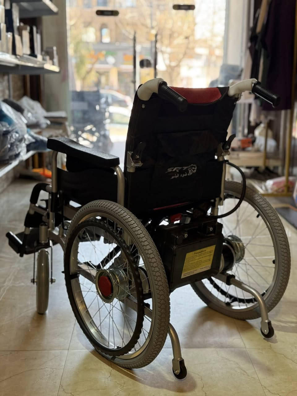 عربة معاقين SRT رياضي موديل 2025 بسعر 570,000 توصيل احياء ونواحي الموصل مجاني
***********/***********

المواصفات 

دبل بطارية قابلة للازالة

قابلة للطي

نطام قفل الماطور 

العربة تعمل عادي وكهربائي

جوانب متحركه 

مانع انقلاب 

مانع انحدار
