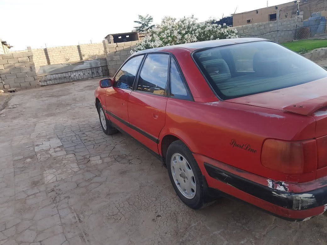 سياره اودي موديل 92 
محرك 8/0 لا صرف ولا نفخ
خمسه كير جامات كهرب  
هيكل وضع شركه لا خيسان ولا صبغ
رقم نينوى الماني   
الاتصال على الرقم 
السعر 30 وبيها مجال  
***********
***********

