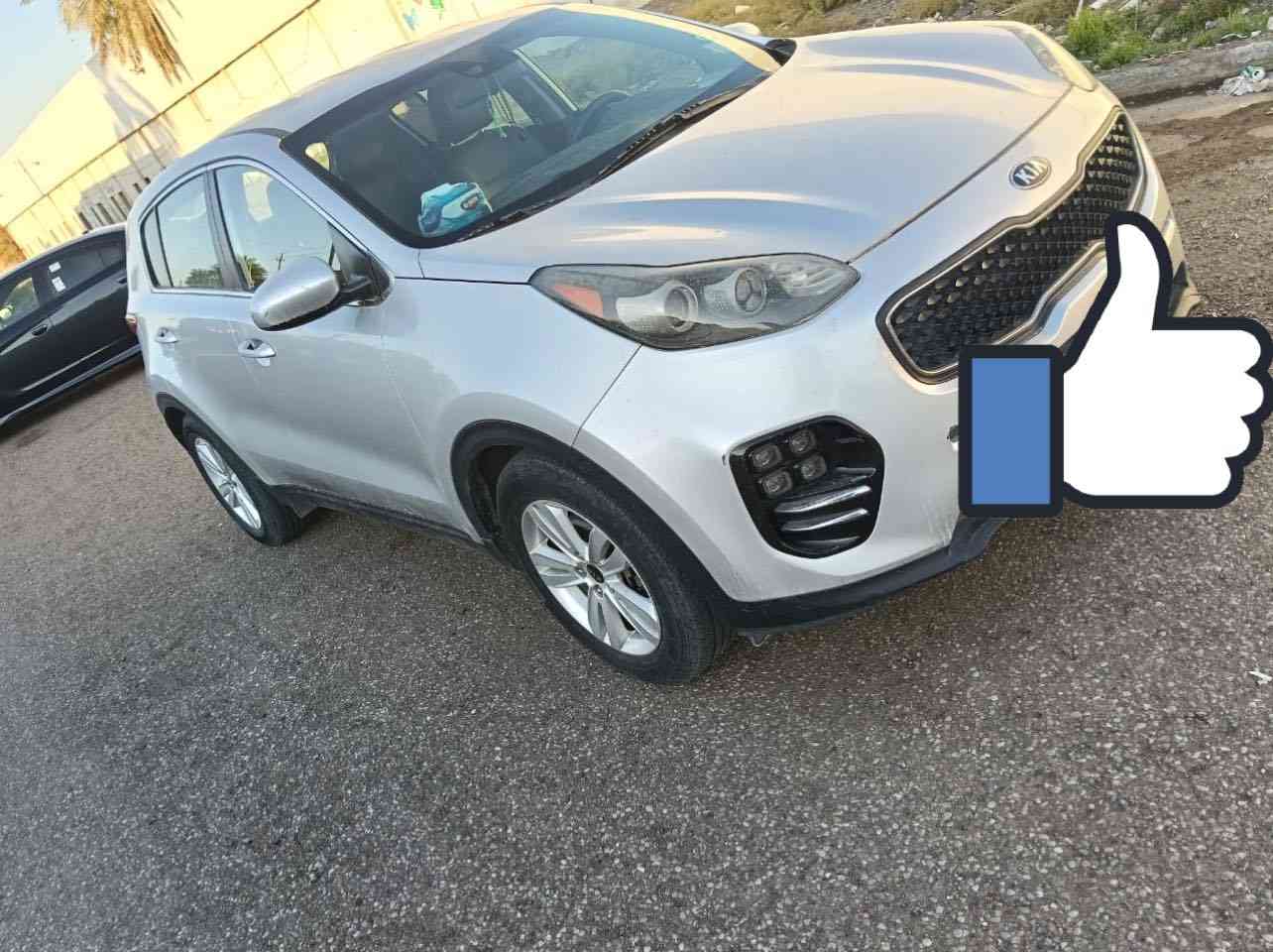 السلام عليكم
كيا سبورتج امريكي

موديل ٢٠١٩ لون سلفر

نص فول

حادثه السيارة بين الباب وجاملغ السائق 
الجاملغ مبدل نفس اللون والباب مصبوغ
سياره بدون نقص 
اضافة الى منظومة غاز 

بغداد تحويل ثاني يوم

سعره 155 ورقه مال بيع

للاستفسار 

***********
