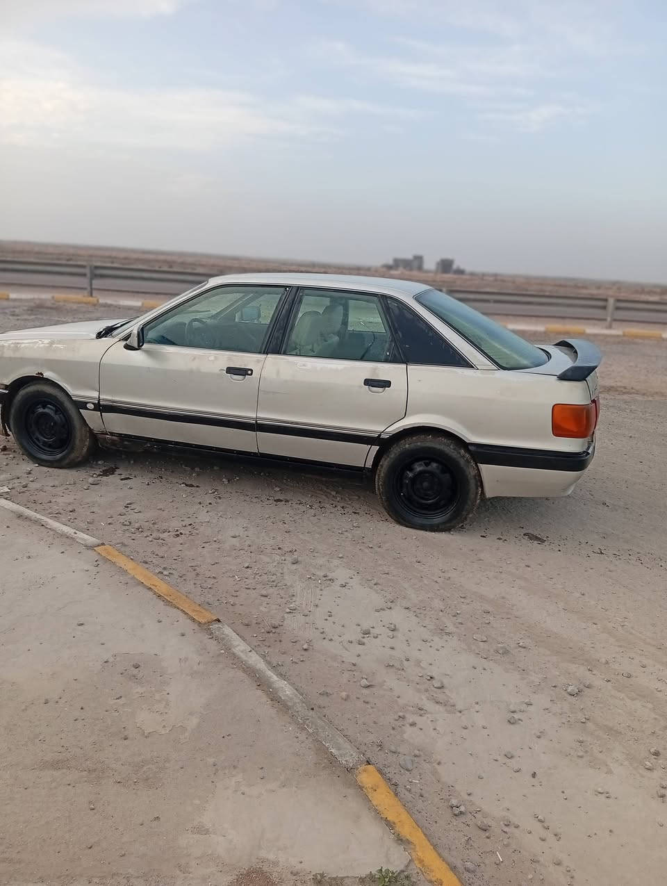 السلام عليكم
اودي للبيع مديل ٩١ 

شواصي وعظم كلش نضاف لا خياس ولا ضربه 

دواخلها نضيفه تواير زينات 

محرك توني معمره شديتله كاور بي تنقيصه دهن بسيطه بدون تبخير ولا صرف بنزين 

كير عادي مكفول كهربائيات لايتات اشياير مسجل كلهن يشتغلن 

السعر 20 ورقه 

***********

رقم بابل سنويه ساقطة صارلها ٤ اشهر 

مشروع وطني عندي وكالة والمالك موجود مداور ثاني يوم

العنوان السماوة الخضر
