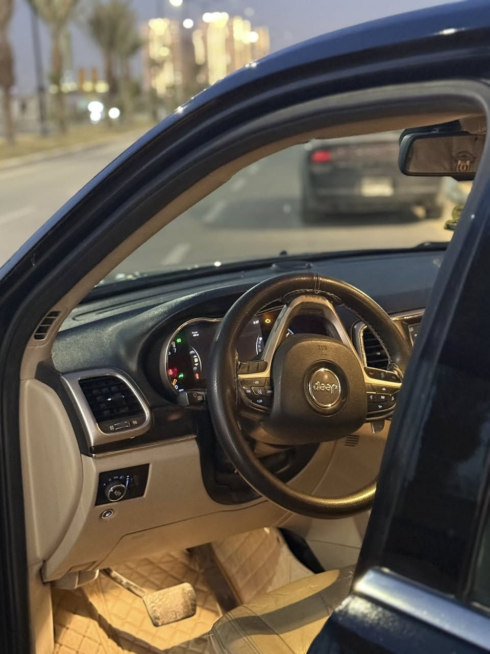 ✨ سيارة مرتبة ونظيفة استخدام شخصي
🖤 اللون: أسود كذّابي (فخم وملفت)
📅 الموديل: 2014
⚙️ القير: أوتوماتيك
🚙 تجهيز فول مواصفات

🔹 المواصفات:
 • شاشة وسط + كاميرا خلفية
 • حساسات
 • مقاعد جلد
 • مثبت سرعة
 • نظام بصمة وتشغيل
 • تبريد قوي

📌 الملاحظات:
بيها برد باب ورا العَبَري (مذكورة بكل صراحة)
غيرها السيارة جاهزة وما تحتاج شي ✌️

💰 السعر: 24,000 بيه مجال بسيط للجادين فقط
📍حي الجهاد)
📞 الاتصال للجادين فقط (***********)
