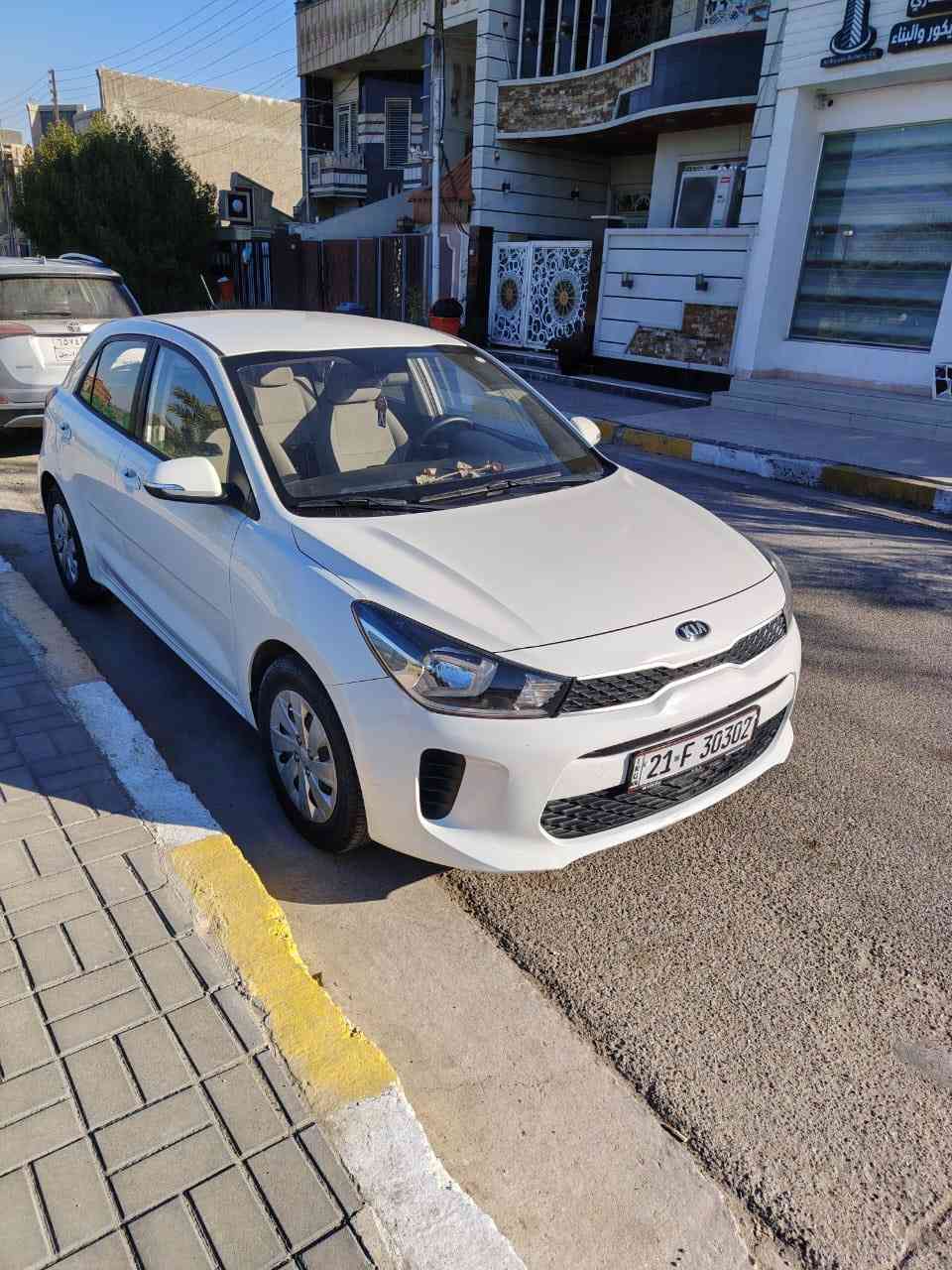 السلام عليكم
للبيع كيا ريو 2018 خليجية رقم سليمانية

السيارة حيل نظيفة ماشيه 95كيلومتر وارد خليجي مكينة 1400 بيها نص الجاملغ الخلفي صبغ فقط الباقي كله مكفول وعلسونار 

مواصفاتها حلوة ومعروفة السيارة/كروس سرعة مانع انزلاع ABS حساسات خلفية بلادي اربع جام كهرباء وباقي المواصفات المعروفة

السيارة كير مكينة مكفولات تدفئة تبريد كلها شغالة حدادية  جديدة وخير من الله السيارة مابيها كل نواقص لحمدالله حته كلوب جيك مامشتغل ونظيفة ومداريها حيل رقمها سليمانية باسمي هزة سنوية ارقام كله جديد متحتاج كل مصرف تريد تحويل وكالة حاضر مكاني بغداد  
السعر 115 وبيها مجال
*********** بي واتساب وموجود بكل وقت
