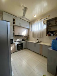 🏡 بيت للبيع – حي الصحة / شارع المحولة  📐 المساحة: 100 م (واجهة 10 × نز...