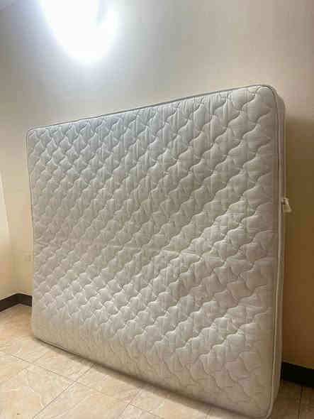 غراض مستعمله  
للبيع العنوان بغداد حي العامل خلف الهايبر ماركت
للتواصل فقط واتساب) ***********
