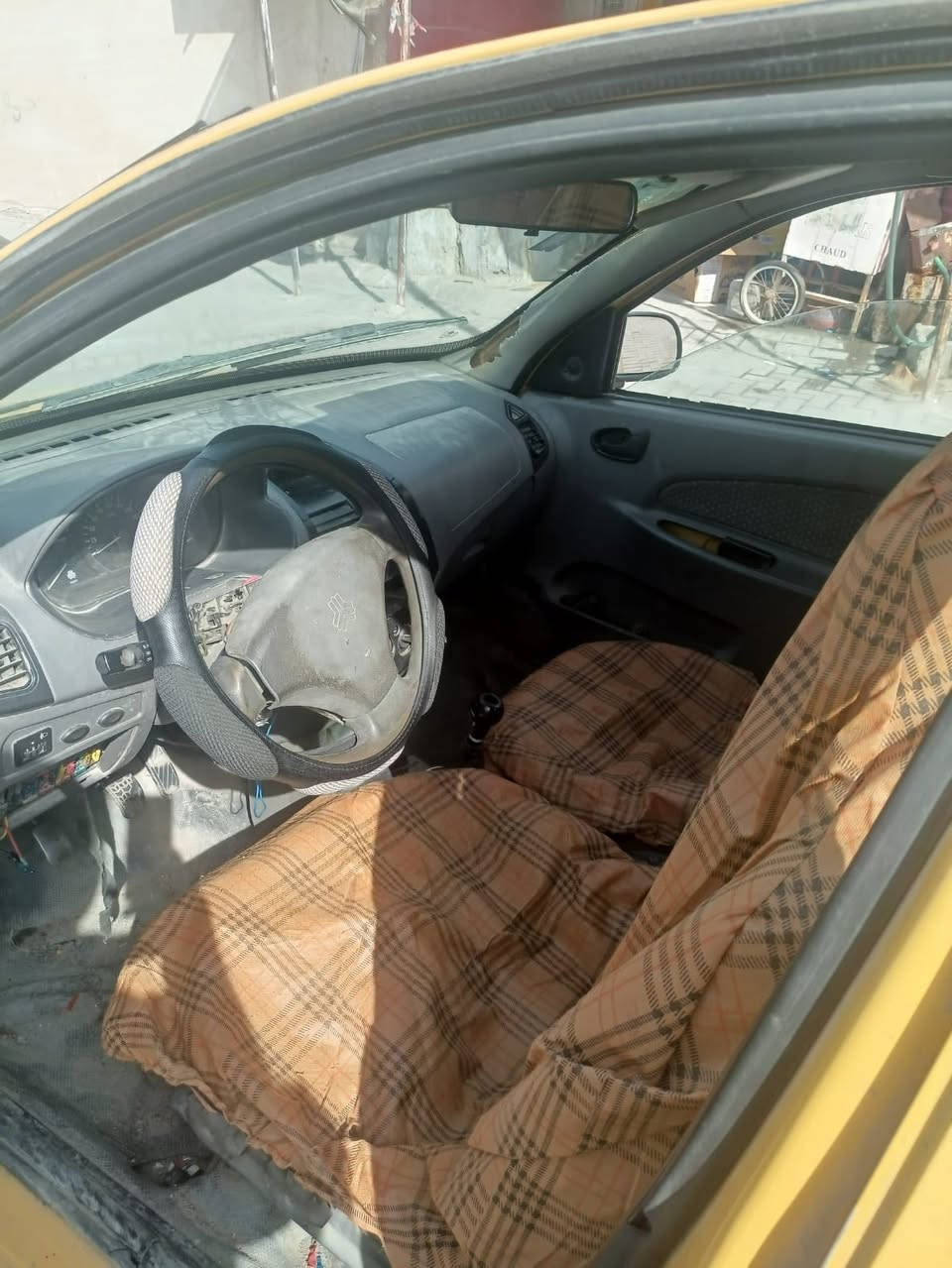 سياره طيبه للبيع
مديل 2014
سياره بإسمي تحويل ثاني يوم
رقم جديد انكليزي 
سياره قبل شهر صاعده هزه 
مبدل تخم تاير وحداده محرك وكير شغال 
سياره بدون حادث مثل ما موضح بصور
سياره جاهزه من كلشي
سعر١٣٥ بيه مجال لشراي 
استفسار ع هذا رقم
***********
