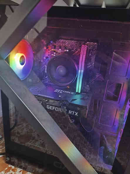 السلام عليكم
تجميعة pc العاب جديد استعمال قليل

المواصفات في الصور 

السعر مليون و 100 اسعار الرامات و التخزين صاعدة و تسوة اكثر 

 و تخزين

1t m.2

1t ssd

اتفضل راسلني خاص او اتصل على الرقم

***********
