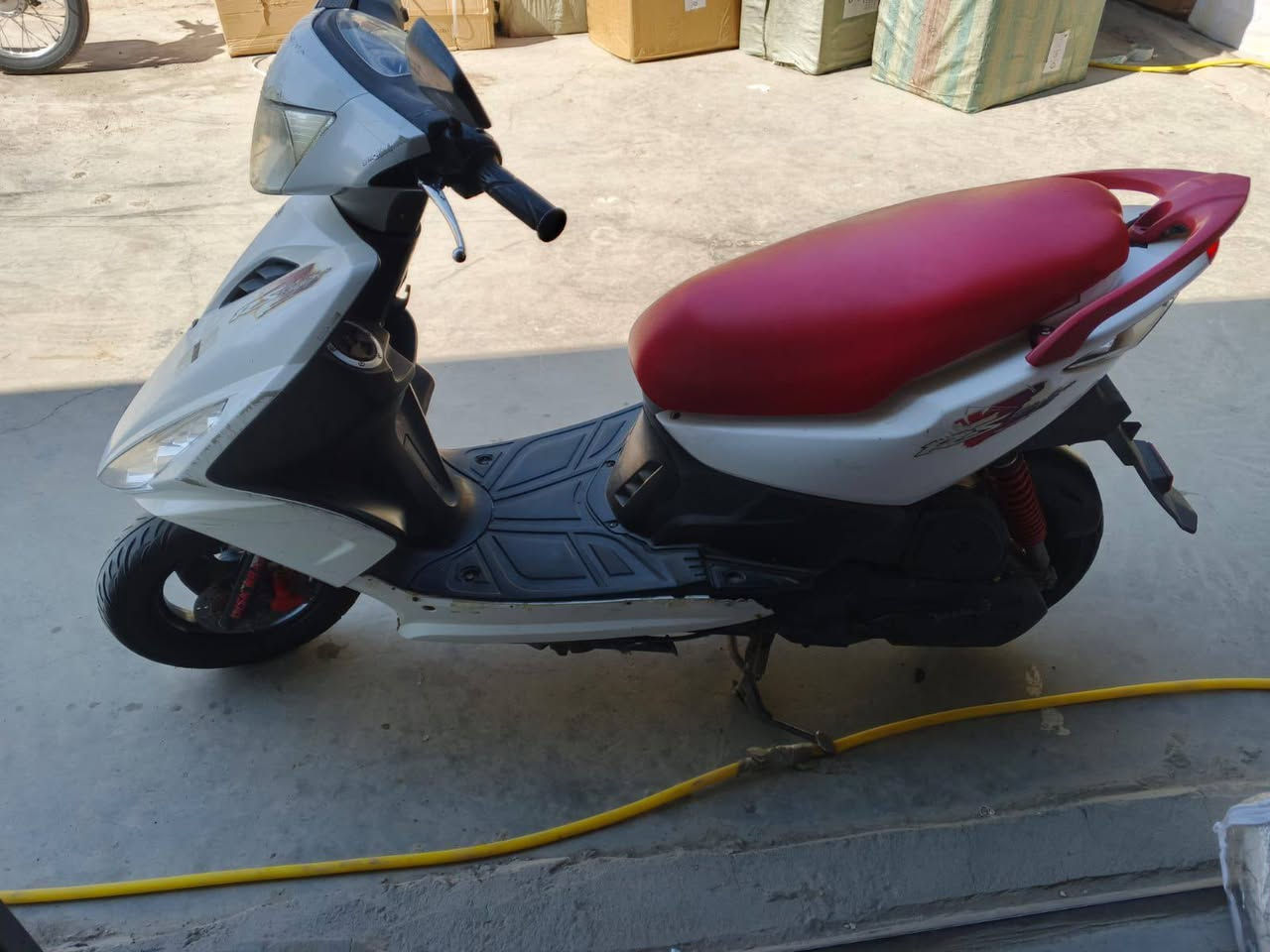 سلام عليكم ماكس مضلع دراجه مال رمبه مصالها 4اشهر دراجه مكفوله كفاله عامه من مكينه وكفرات ختم واحد دراجه ملاح ودراجه خير من الله  كلها بلاديه سعرها 600بيها مجال قليل مكاني الشعب ***********
