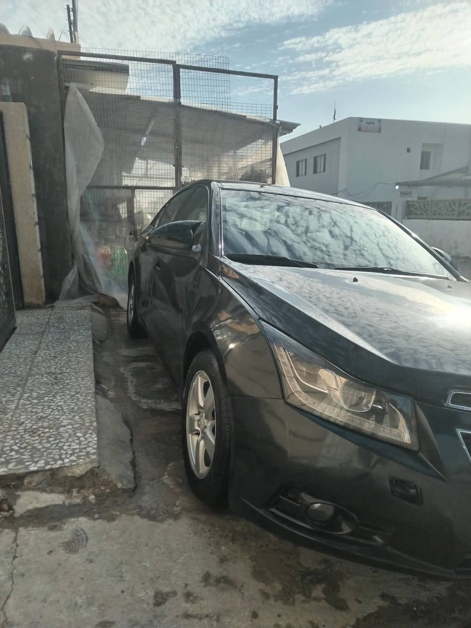 سلام عليكم كروز 2012 بسمي رقم جديد وسنوية جديدة الحد 2031 سيارة جديدة مكينة وكير حدادية فول تبريد ثلج بيها صبغ باب السايق والهلال الخلفي السعر 75 بيها مجال قليل العنوان بغداد سبع البور رقم الهاتف *********** و *********** علي
