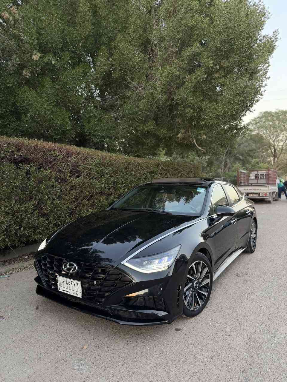 للبيع فقط
2021 هونداي سوناتا لمتد اعلى فئة فول مواصفات 
حادث السيارة ٣ قطع جانب البنيد وجاملغ وباب جهة اليمين وبيها رصعات صغيرة بالجاملغ الخلفي جهة اليسار 
بدون شاصي وبدون لغد 
ايرباك ستيرن وبردة 
محرك 1.6T توربو 
السيارة ماشية 71 الف 
 
١- بانوراما 
٢- كامرات ٣٦٠ درجة ٤ كامرات امامية وجانبية وخلفية 
٣- رادار امامي ورادار جانبي نقط عمياء ورادار خلفي توقف ذاتي وقيادة ذاتية وتحديد مسار 
٤- حساسات ٣٦٠ درجة ٦ حساسات امامية و ٦ خلفية 
٥- سستم صوت bose مع سبوڤر 
٦- كشنات جلد لون جملي مع خزن كشن و كهرباء 
٧- تدفئة وتبريد كشنات وتدفئة ستيرن 
٨- شاشة كبيرة اكبر حجم ابل كار باي 
٩- لايتات led و بك لايت led 
١٠- داتا شو 
١١- كيجات دجتال ويتغير شكلة مع وضعية القيادة 
١٢- اوتو بارك تطبك لوحدها 
١٣- اوتو هولد 
١٤- وضعيات قيادة (سبورت ، نورمال، كومفرت و وضعية انت تخزنها حسب سياقتك) 
١٥- شفتات ستيرن 
١٦ - شحن لاسلكي للتليفون 
١٧- السيارة تتقدم وترجع عن طريق البصمة 
١٨- انارة داخلية led 
١٩- الصندوك يفتح من تقترب من السيارة من الخلف 
٢٠- انارة ترحيب من تقترب من السيارة 
٢١- ويل كب حجم ١٨ وتخم تاير جديد 
٢٢- السيارة ماشية 71 الف ميل 
٢٣- انارة داخليها بالدشبول والابواب والالوان تتغير 
٢٤- المراية الوسطية والمراية الجانبية جهة السايق تعتيم بيها
٢٥- تبريد قطعتين ومناخين منفصلات 
٢٦-تشغيل عند بعد 

مسويلها ادامة كاملة تبديل بلكات وتنظيف نوزلات وتنظيف غرفة احتراق و تنظيف ثلاجة 
الملاحظات بالسيارة الصدر و حجر بيئة من وصلت من امريكا مابيها حجر 

سعر السيارة 160$ ورقة وبيها مجال بسيط 
مكان السيارة بغداد ***********
