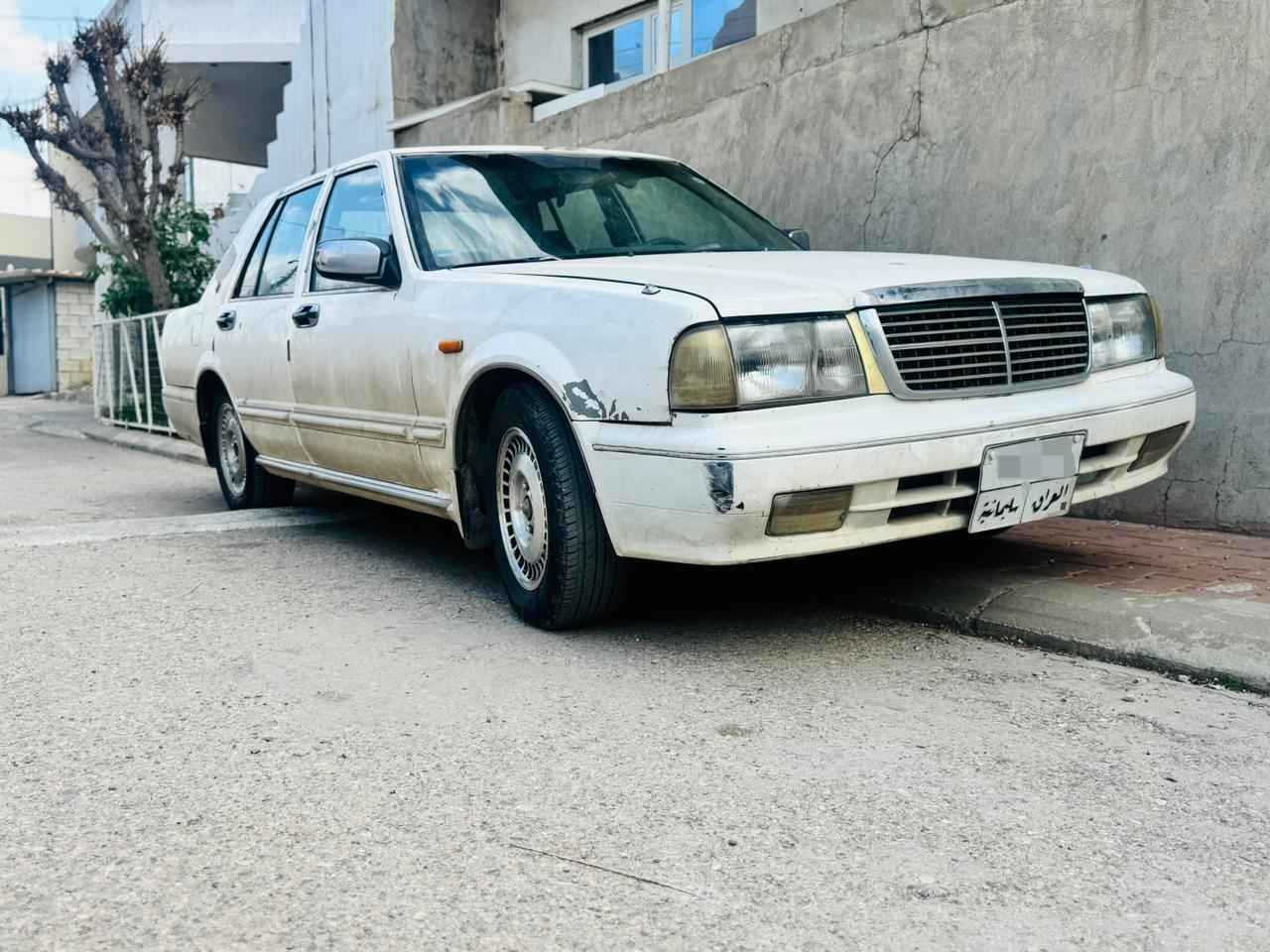 2001
گێڕ و مەکینەو ئەکسل و تەقەو ڕەقەی بەشەرت.

 تایەی تازە، سەنەوی  بەسەر نەچووە 

٤ پارچەو نیوی بۆیاخە

چوار جام کارەبا

چرکەی تیا نییە

 سعری 37 گەڵا و مەعامەلەیه کی زۆر کەم

*********** Singapore
