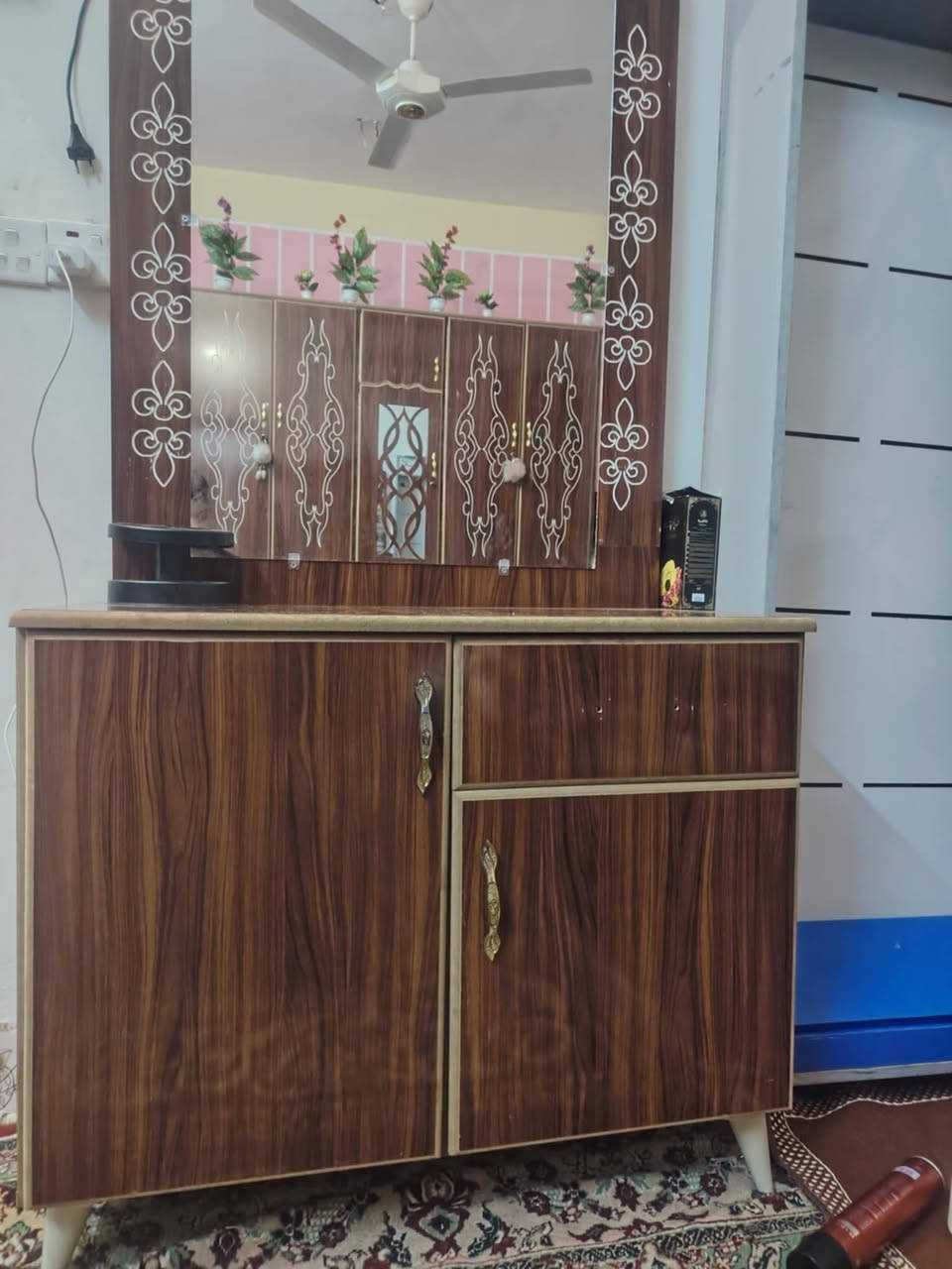 السلام عليكم قرفت نوم تركي البيع 6قطع كنتور طابقين 5بوب جديد السعر ٤٠٠
اتصل ***********
