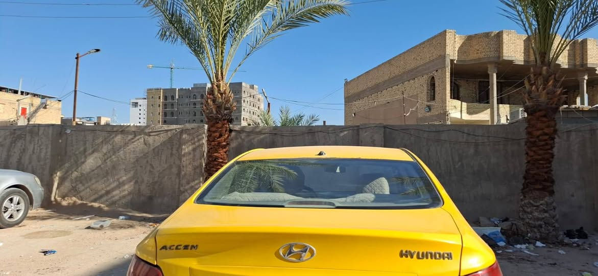 السلام عليكم اعيد النشر بسبب الوعود الكاذبه اكسنت موديل 2013 مكفوله محرك وكير جديد حاويه سياره نظيفه مشروع وطني سعره85وبيه مجال بيع مستعجل مكاني ديوانيه رقم الهاتف ***********
