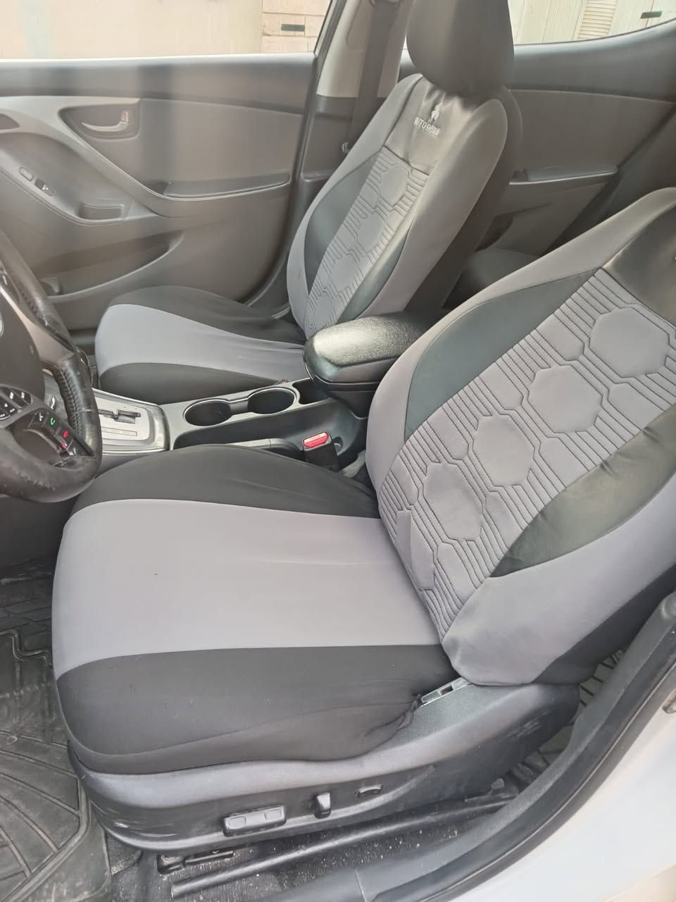 هونداي النترا موديل 2014 كير ATM وارد امريكي
مكينة گير حدادية تبريد على الفحص
حجم المحرك 2000 دوش المرغوب لا تبخير ولا تنقيص مكفول 
المواصفات 
تحكم ستيرن جهتين مثبت سرعة 
تدفئه ستيرن 
شاشة كبيره أندرويد
كامره دواره 
تدفئه تبريد 
تدفئه تبريد كشنات 
قطعتين تبريد 
فتحة + بصمة فول مواصفات 
مكان السيارة بغداد
رقم بغداد  بسمي تحويل ثاني يوم  مصفره هيئه وغرامات سنويه وهزه جديده
سعرها 105  بيها مجال    
أي استفسار  ***********
