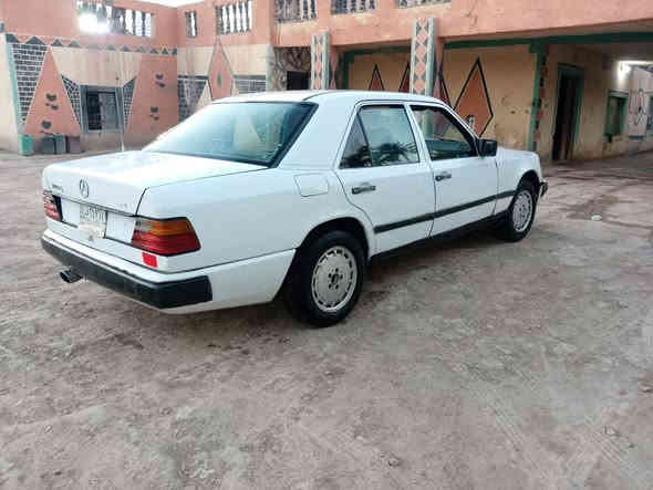 سلام عليكم مرسدس لبيع  موديل 88جاهزه كير ومحرك بطه حداديه تخم تاير باتري جديد رقم واسط تحويل  سنويه صاقطه كربيات تريد ترتيب يرهم مرواس وبيع سعر 30وبيه مجال لطيبين مكان بابل اجبله انتصال ***********
