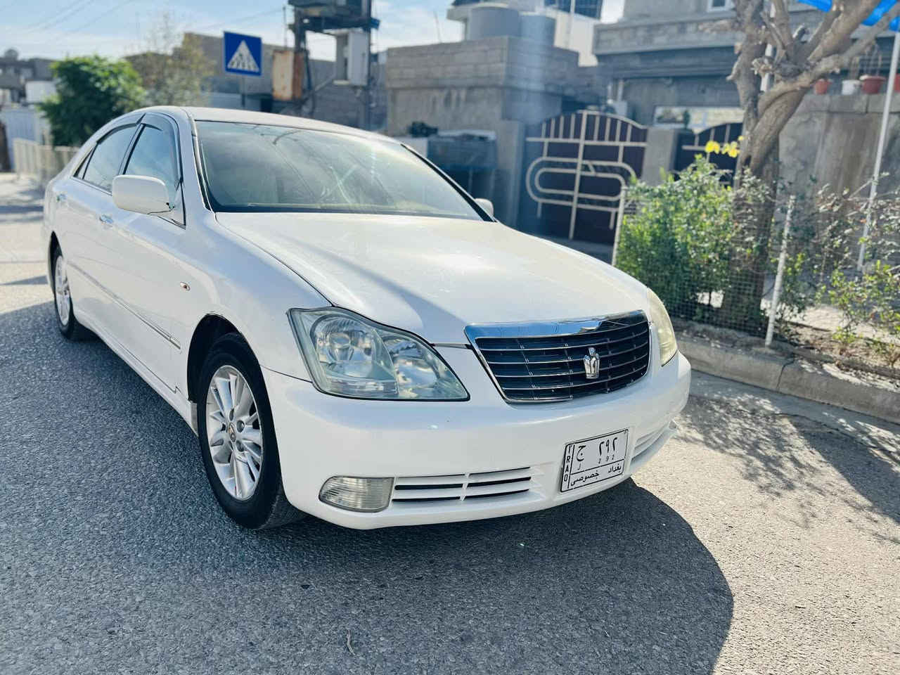 شاهانە مووس ١٨٢ ناو زەرد
٢٠٠٥
دوو دوکمە 
کامل مەسرەف کراو 
***********
