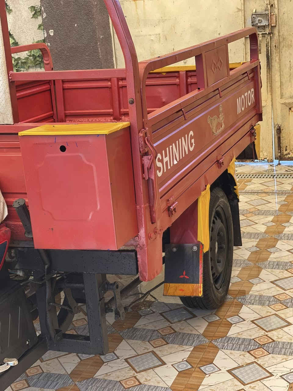 السلام عليكم
ستوته فحل 
وراق صوليه جاهزه الترقيم 
ستوته اخت زيرو 
محرك 24 كارتون 
تخم تايرات جوبلس 
شاصي مكفول 
ركبه مكفوله 
كهربائيات كله شغال 
سلف هندر 
سبير
مكاني ناصريه قضاء الرفاعي 
نتصل وبلخدمه 
***********
