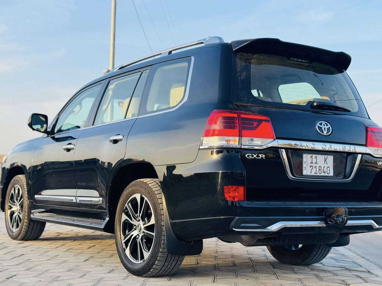 السلام عليكم  لاندكروز 2016 بريم فول مواصفات ومكفوله كفاله عامه رقم بغداد انكليزي السيارة ماشيه 100 الف وبعذ احلى من الصور  ترهم بيع او مراوس مكانهه بابل للاستفسار ***********//***********
