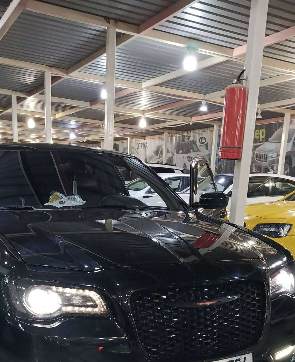 للبيع اوباما 17معلايه 22 دعاميه فقط كلين السعر 200 سياره فولمواصفات للاخير 6سلندر اتصل ***********
