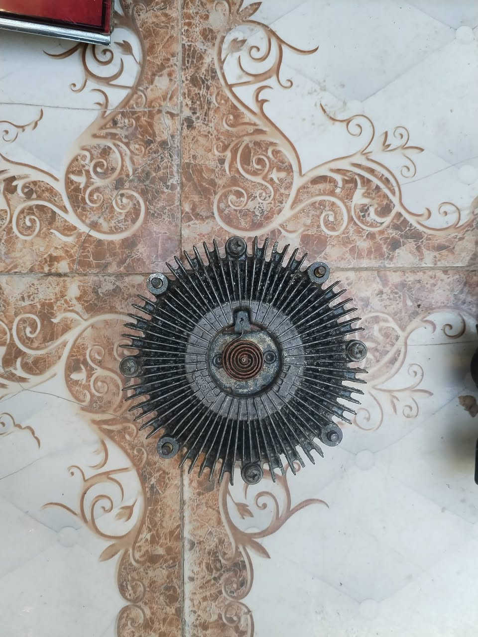 بگ لايت كرسته عظم مع كلچ مروحه مع ثلاجه كامله هي والآسي والتي بي اس للبيع *********** وات ساب
