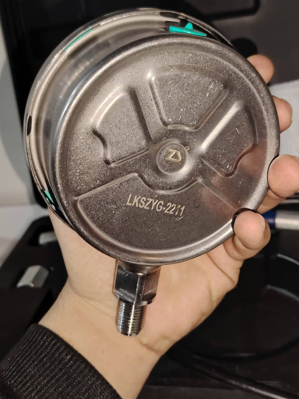 جهاز اختبار ضغط مضخة الديزل بنظام "السكك المشتركة" (Common Rail High Pressure Tester)، وهو مصمم خصيصاً لفحص وتشخيص أعطال نظام الوقود عالي الضغط في محركات الديزل الحديثة.
السعر 75 الف


**إذا كنت صاحب هذا الإعلان وتريد حذفه لأي سبب، رجاءا أرسل رسالة إلى الدعم الفني**