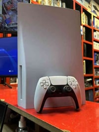 بلايستيشن 5 • نظيف • السوك شارع سينما