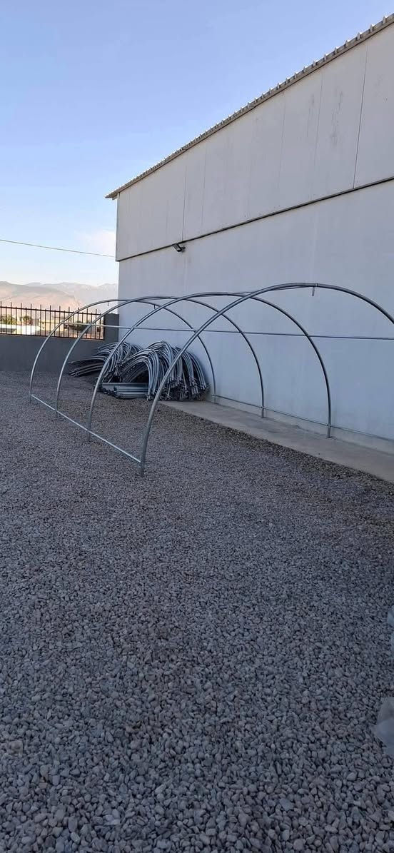 خانوی پلاستیکی قیاس 6 بە 4بەرزی٢٢٠سم بۆ فرۆشتن بەجوملە موفرەد بەردەستە سعری٨٥هەزارە
***********_***********
 
🔸 بەکاردێت بۆ بواری مەڕ و ماڵات🐐🐑
🔹 بەکاردێت بۆ بواری کشتوکاڵ🌾🌿🌺
🔸 بەکاردێت وەک گەراجی سەیارە🚗
🔹بەکاردێت بۆ ناو باخ و دەشت و دەر وەک شوێنی مانەوە و کۆگا 🛖☔
🔸بەکاردێت بۆ شەتڵگە و پەلەوەر🐔🌿
ناونیشان چوارقوڕنە
گەیاندن هەیە :
