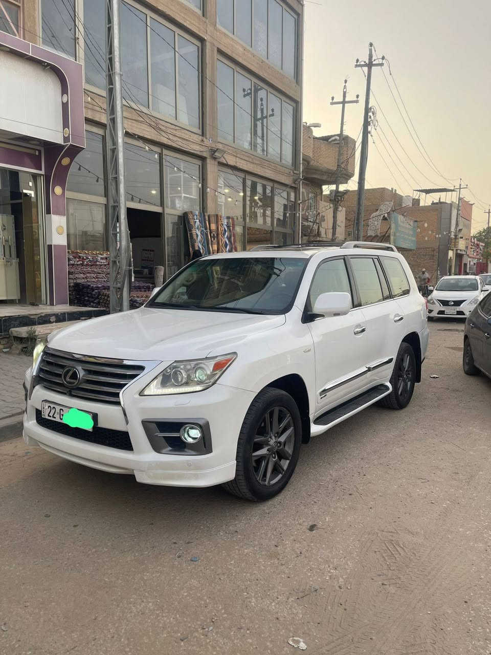 🔥 لكزز LX570 S — ملك الطرق 🔥***********
المواصفات الكاملة:

🚗السياره2010 ممشه 300

🚗السياره2010 ممشه 300 

🚗 محرك 8 سلندر (V8) سعة 5.7 لتر

⚡ قوة تقريباً 362 حصان

🔄 قير أوتوماتيك 8 سرعات

🛞 دفع رباعي دائم (4WD)

⛽ خزان وقود كبير مناسب للسفر

✨ الفئة S (Sport):

• كِت رياضي خارجي (شبك + صدامات مميزة)

💺 الداخلية:

• جلد فاخر (تبريد + تسخين للمقاعد الأمامية والخلفية)

• تحكم كهربائي بالمقاعد + ذاكرة

• فتحة سقف

• ثلاجة (Cool Box)

📺 التكنولوجيا:

• شاشة وسطية كبيرة + شاشات خلفية

• نظام صوتي فاخر

• كاميرات 360 درجة

• حساسات أمامية وخلفية

• تشغيل بصمة + دخول ذكي

🛡️ الأمان:

• نظام مانع الانزلاق

• نظام المحافظة على المسار

• مثبت سرعة ذكي

• وسائد هوائية متعددة

📍 السيارة نظيفة جداً وجاهزة للفحص

💰 السعر 300
