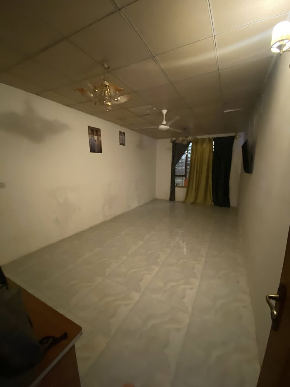 سلام عليكم الدار البيع مساحه 150متر الواجه 7.5ونزال 20في منطقة تصنيع أي ستفسارً على رقم الهاتف *********** غير متواجد على الفيس
