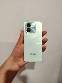 فيفو IQ Z9x • ٢٥٦ جيجا رام ١٢ • مقفول حساب