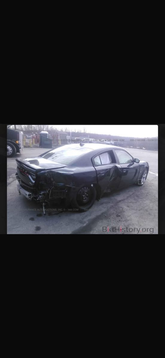 السلام عليكم ورحمة الله
للبيع او المراوس بموديل 20 وفوك دوچ چارجر موديل 18 

 RT-5.700
شاشه كبير
حساسات خلفيه
لد زنون بلكات ريسنك 
دبات سود بلاديه
الحادث مثل ماموضح بصوره الباب الخلفي مبدل بلاديه
صدر امامي خلفي كفاله 
رقم بغداد


**إذا كنت صاحب هذا الإعلان وتريد حذفه لأي سبب، رجاءا أرسل رسالة إلى الدعم الفني**