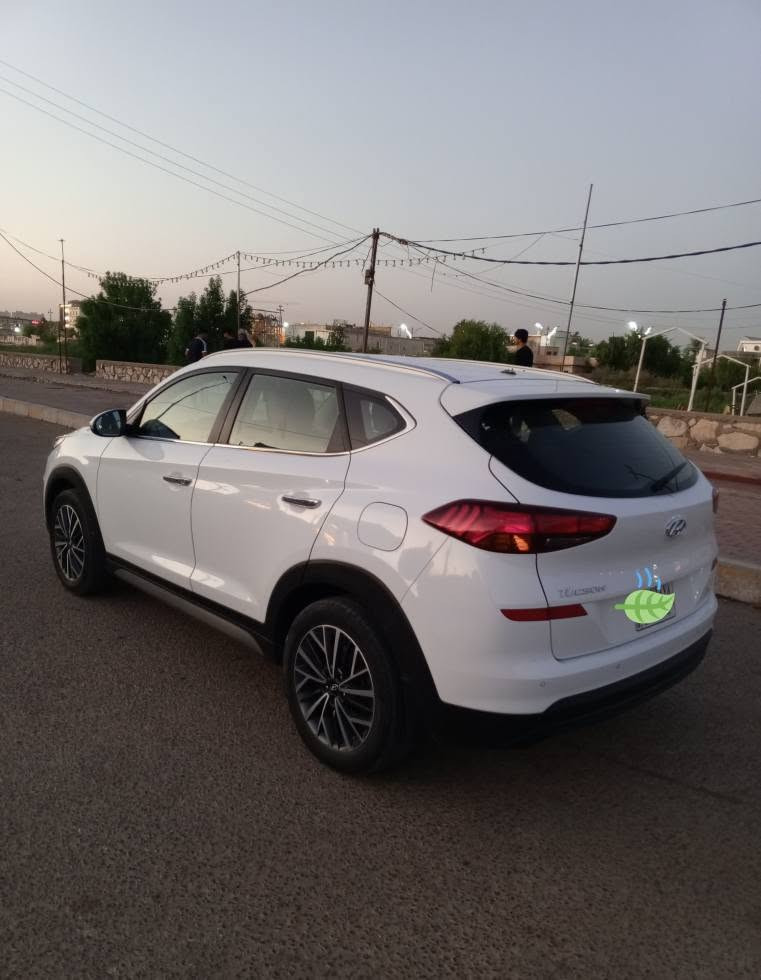 توسان موديل 2020 چيكي. رقم بغداد. مكفولة كفالة عامة. باقي 3 اشهر و تصير حرة. وكالة عامة. السعر 190$ ورقة. مكان السيارة ميسان/ العمارة. ت ***********. عمارة, ميسان
