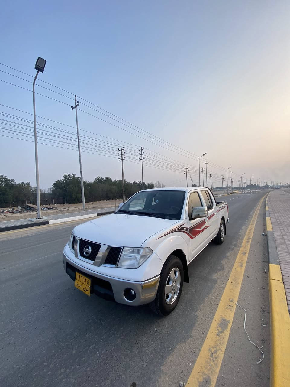 سلام عليكم ورحمه نيفارا موديل 12رقم اربيل مكفوله من الضربه صبغ بس بنيد مكينه كير حداده طخم تاير تبريد سياره جاهزه وجديده السعر 90مجال بسيط تليفون *********** الزبير حي الخطوه
