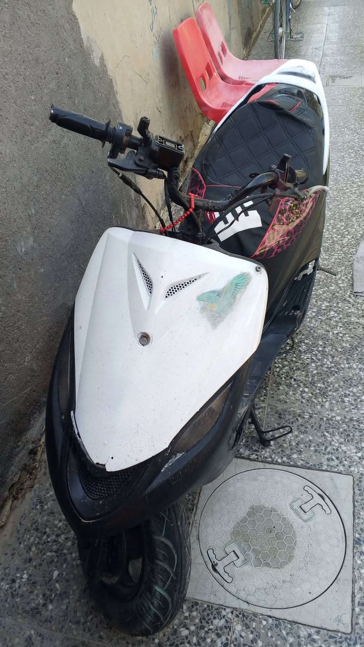 سلام عليكم دراجه نضيفه بس الكهربائيات ماتشتغل تشتغل هندر تجي شغل وتطلع  سعره 200 مكاني الطيفيه


**إذا كنت صاحب هذا الإعلان وتريد حذفه لأي سبب، رجاءا أرسل رسالة إلى الدعم الفني**