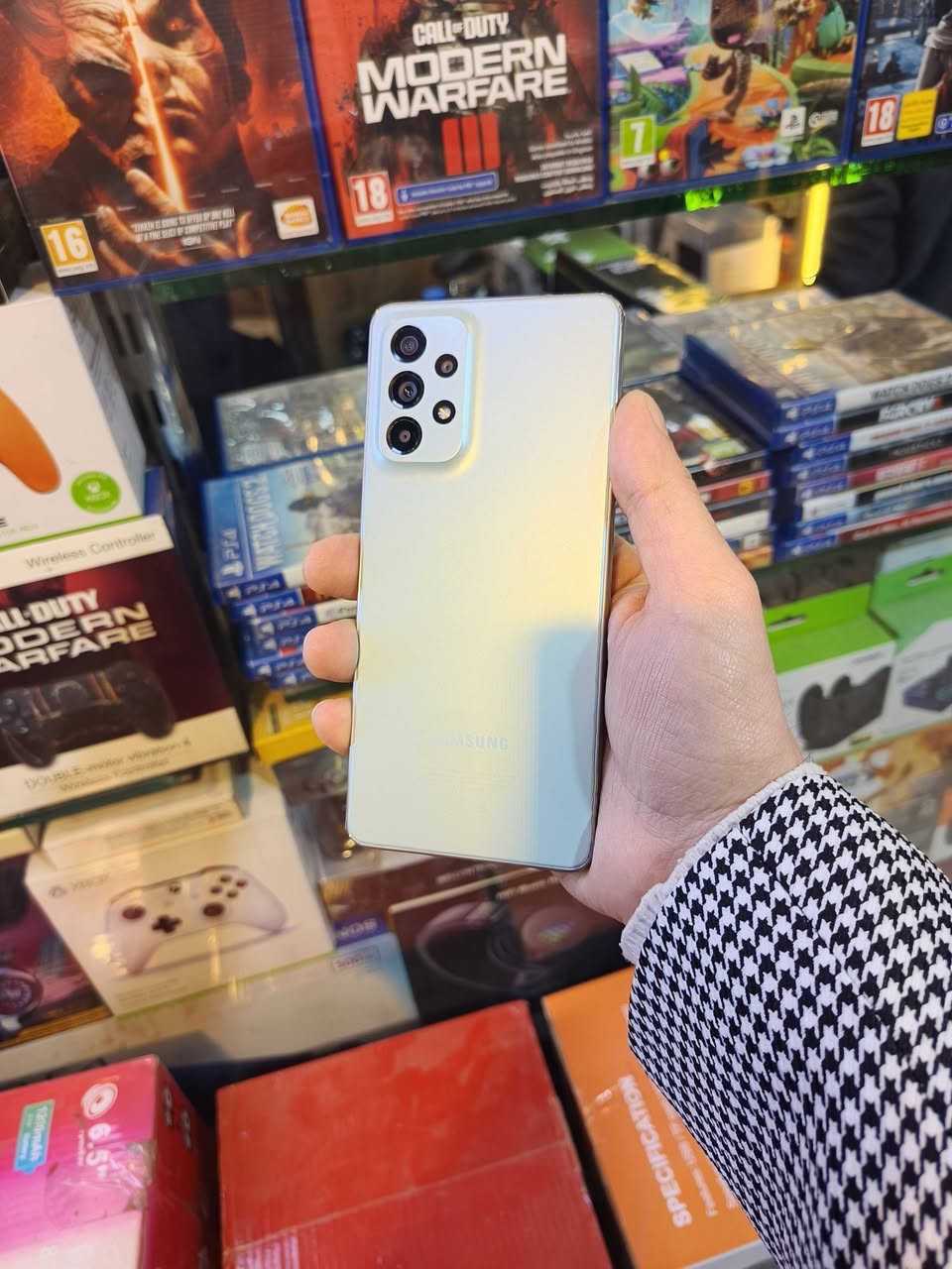 جهاز A73 5g ذاكره 256 رام 8 جهاز نايلون بعد بيه نظيف سعر الجهاز 225 الف تفاصيل خاص


**إذا كنت صاحب هذا الإعلان وتريد حذفه لأي سبب، رجاءا أرسل رسالة إلى الدعم الفني**